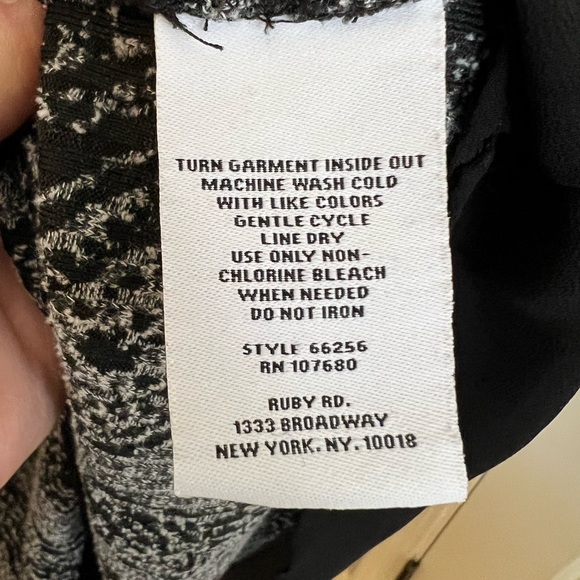 Ruby Rd black/Gray blouse size 1X - Picture 4 of 7